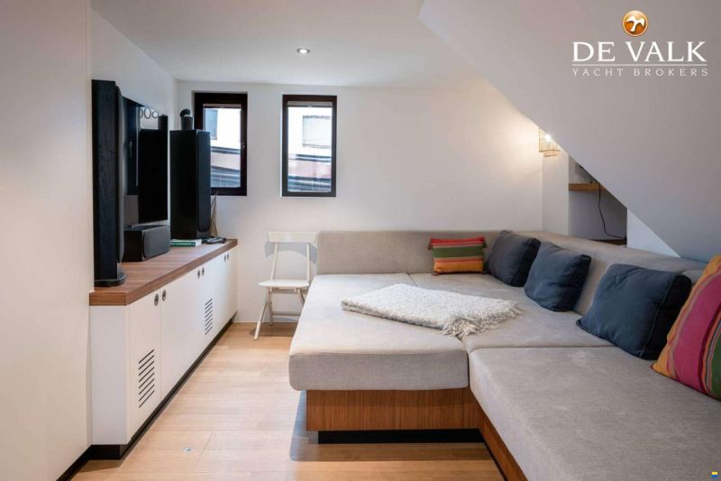 Live aboard MY With berth in Amsterdam