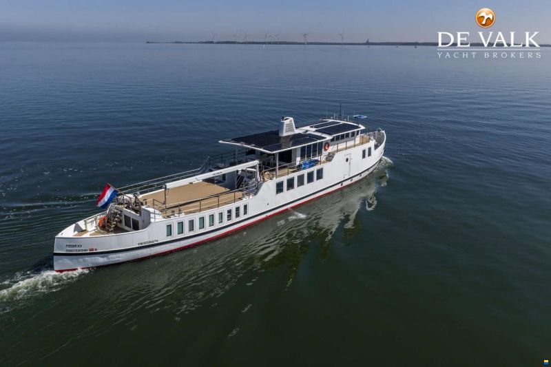 Live aboard MY With berth in Amsterdam
