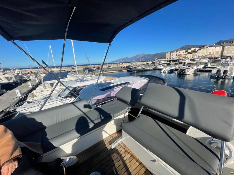 Galeon 330 FLY