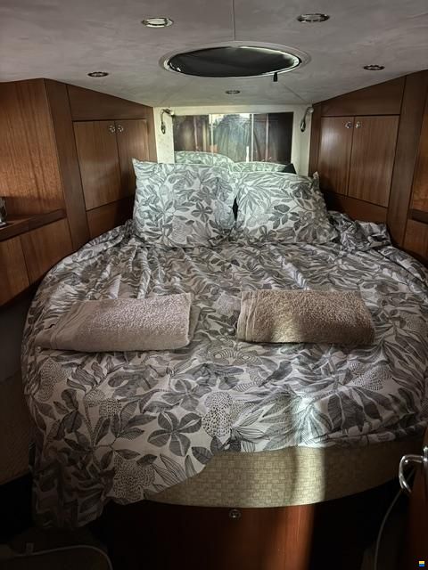 Galeon 330 FLY