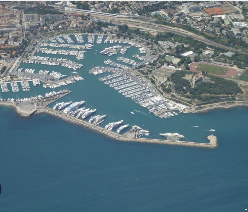 18 x 5,30m CGU Port Vauban, Antibes