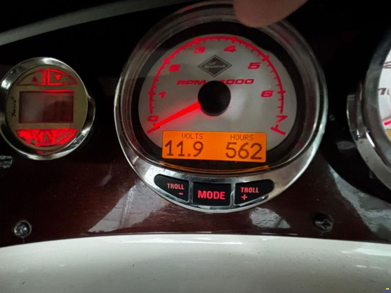 Maxum 2500 Sport Express