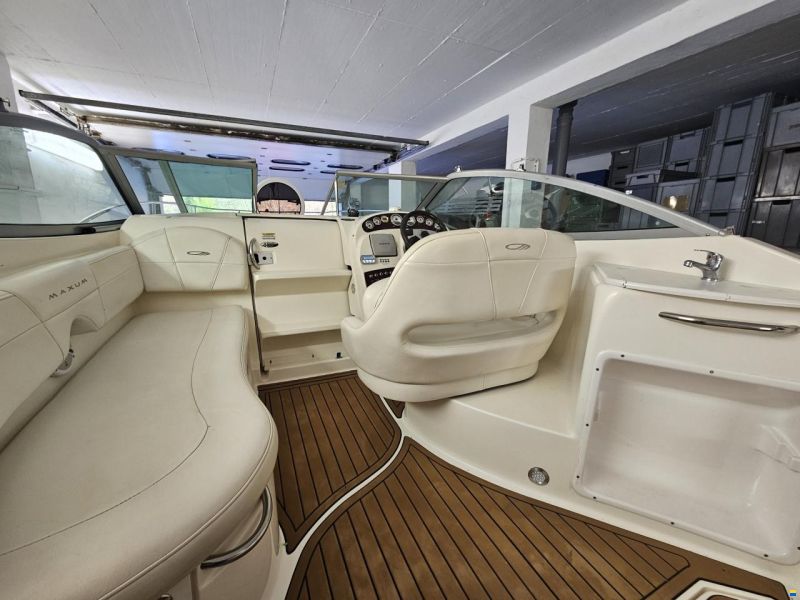 Maxum 2500 Sport Express