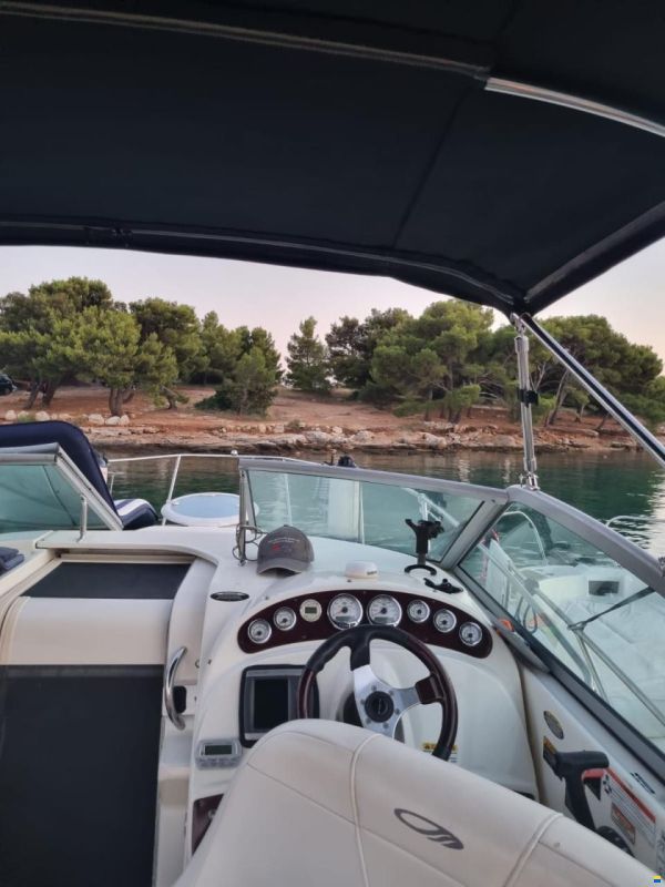 Maxum 2500 Sport Express