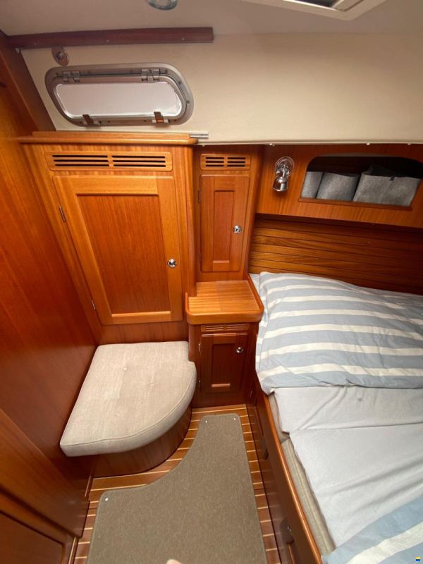 Hallberg-Rassy HR 372