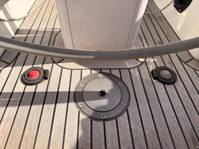 Hallberg-Rassy HR 372
