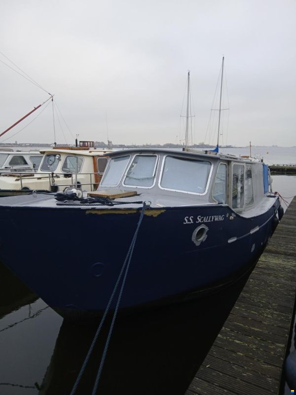 Motorjacht/voormallige werkboot