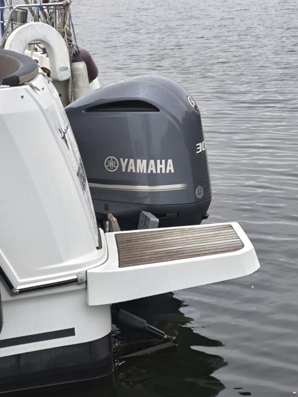 Jeanneau Merry Fisher 855