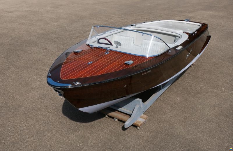 Boesch Cabrio De Luxe 580