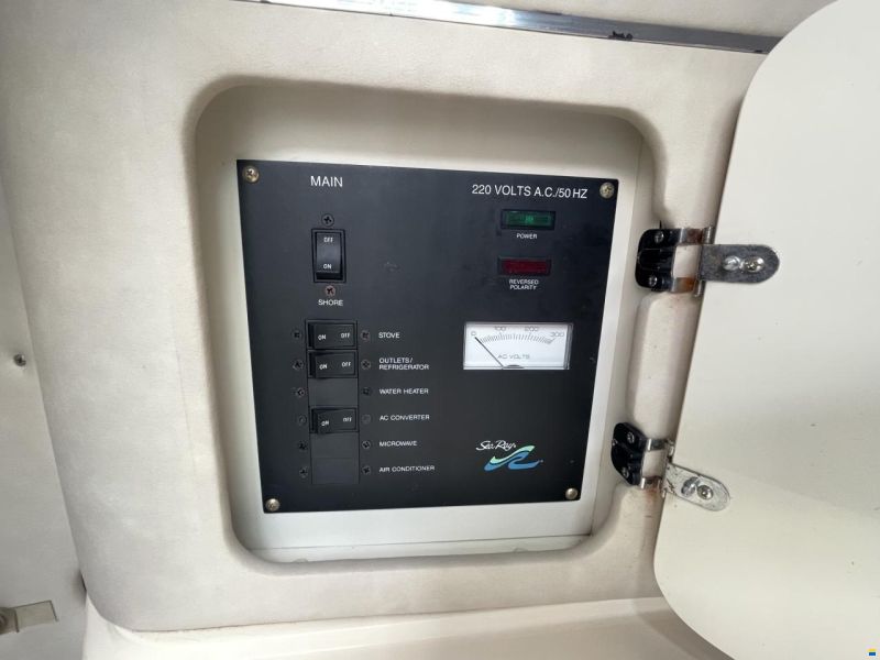 Sea Ray 250 DA Sundancer