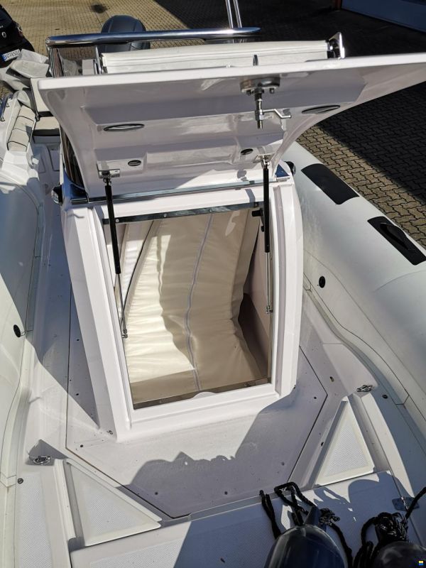 Ranieri Boat Cayman 23