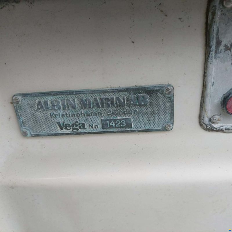 Albin Vega 27