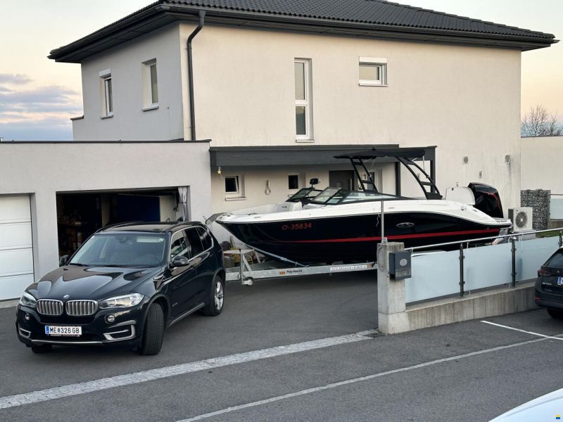 Sea Ray 230 Outboard