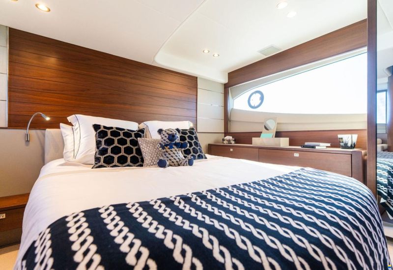 Princess V 50 geschlossen