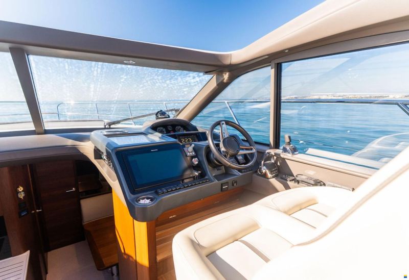 Princess V 50 geschlossen