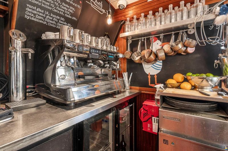 Båd Cafe Sorte Louis
