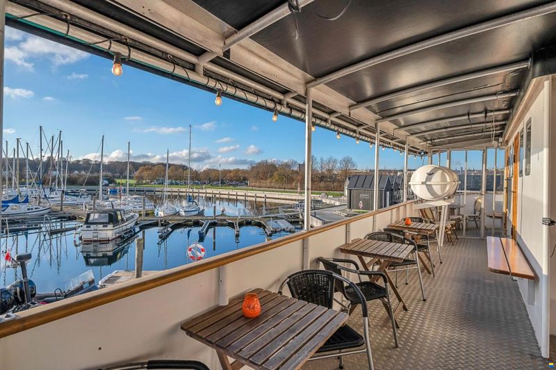 Båd Cafe Sorte Louis