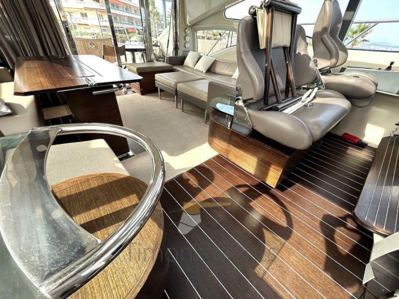 Azimut 68S