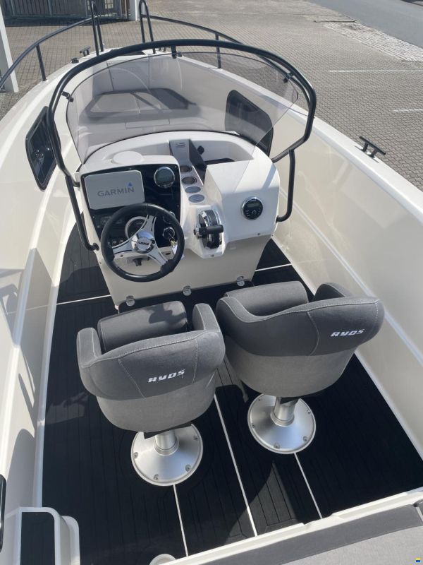 Ryds 630 MID-C med Mercury F115 CT ELPT EFI