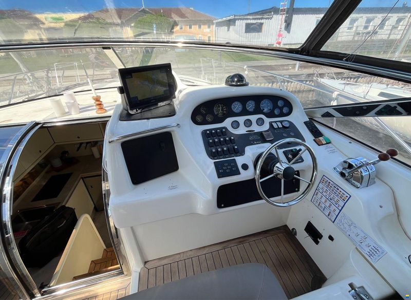 Sunseeker Mustique 42