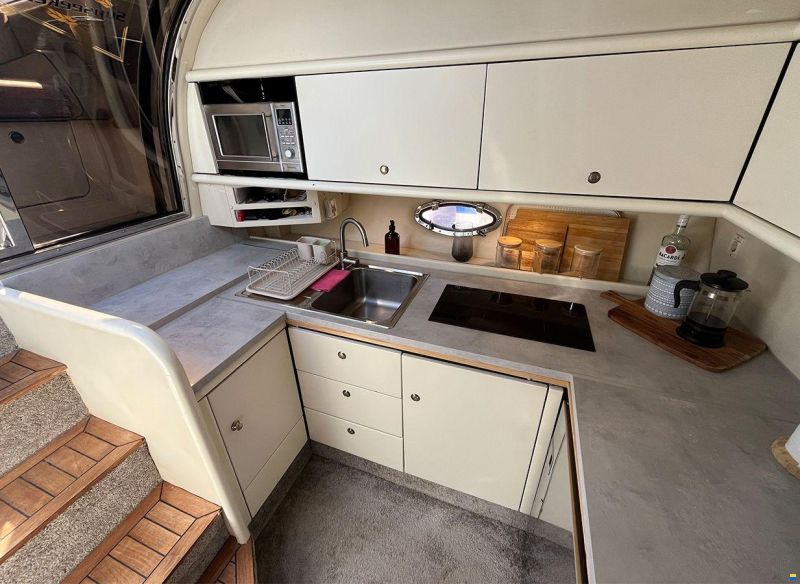 Sunseeker Mustique 42
