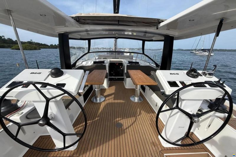 Hanse 548