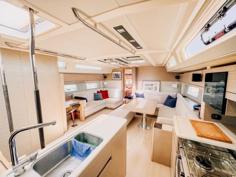 Hanse 548