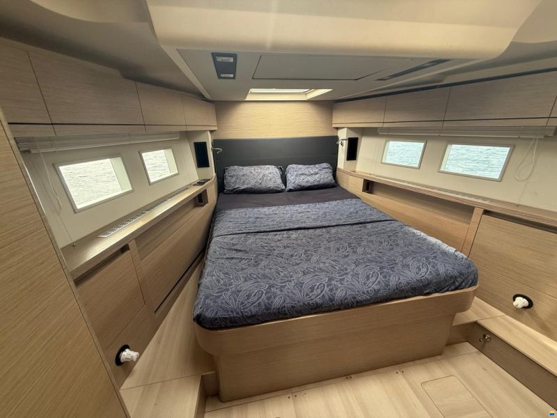 Hanse 548