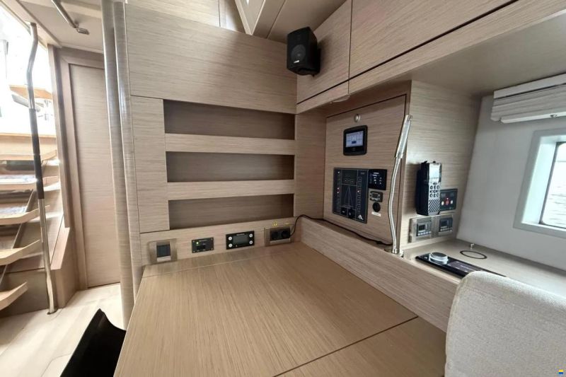 Hanse 548