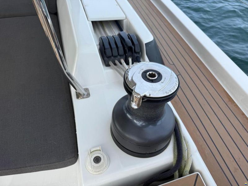 Hanse 548