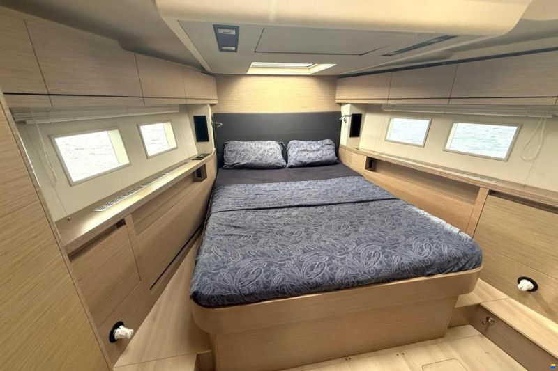 Hanse 548