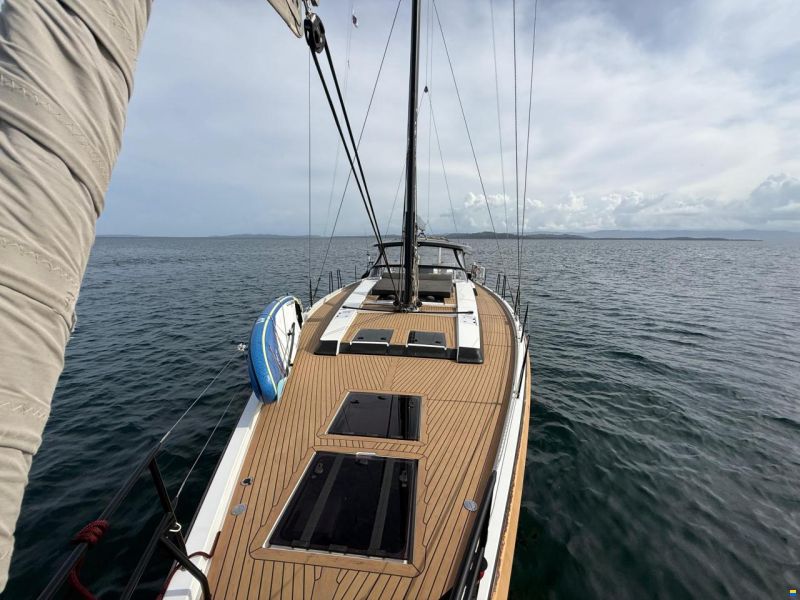 Hanse 548