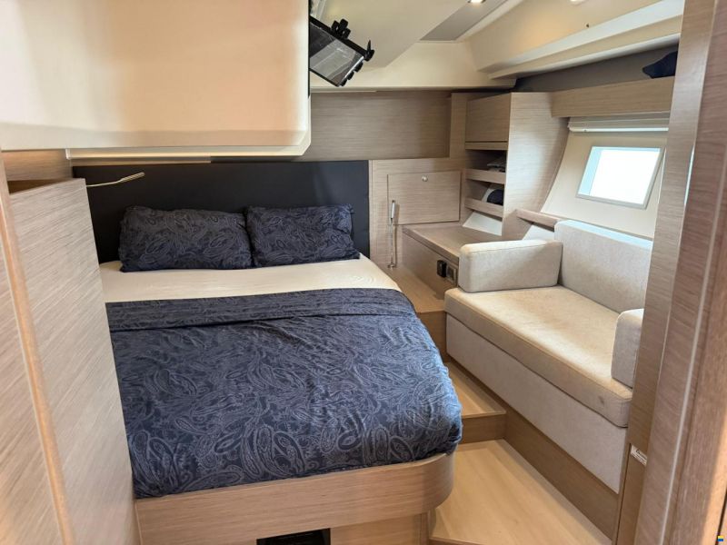 Hanse 548