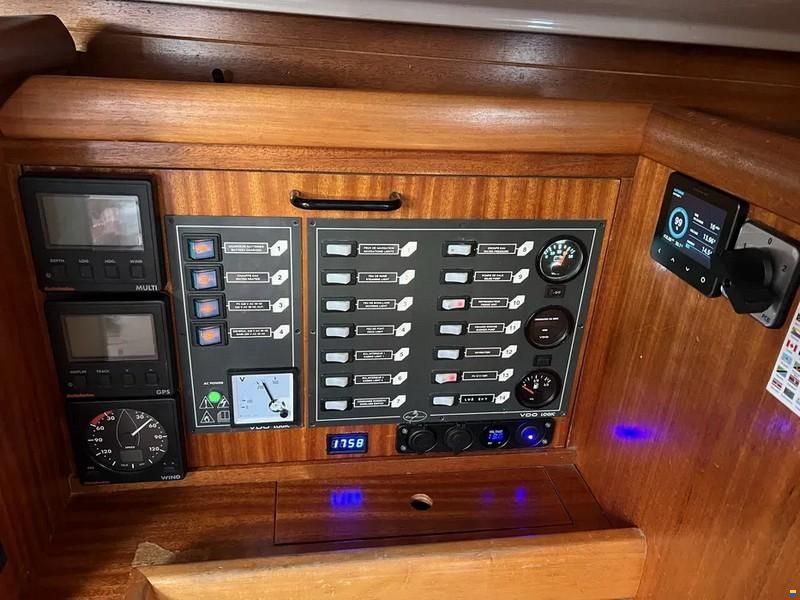 Dufour 38 Classic