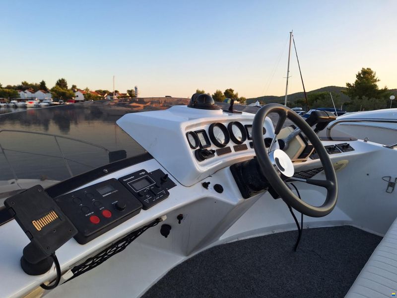 Sealine Fly 305