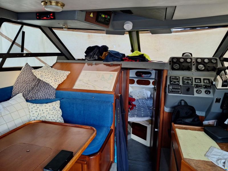 Sealine Fly 305