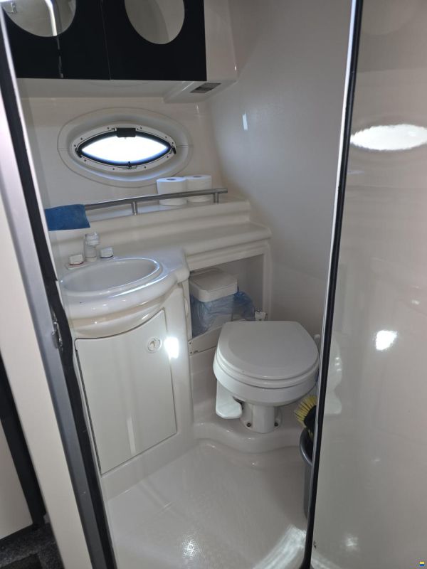 Maxum 2700 SCR