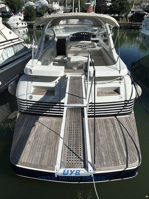 Pershing 39