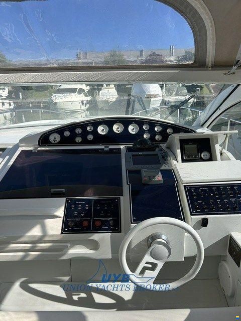 Pershing 39