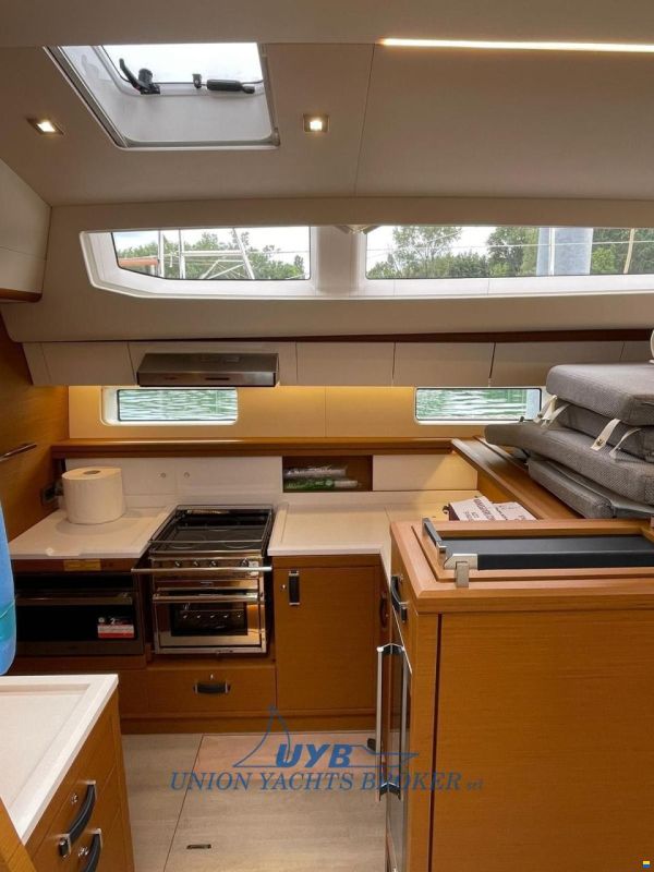 Jeanneau 65