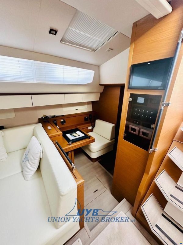 Jeanneau 65