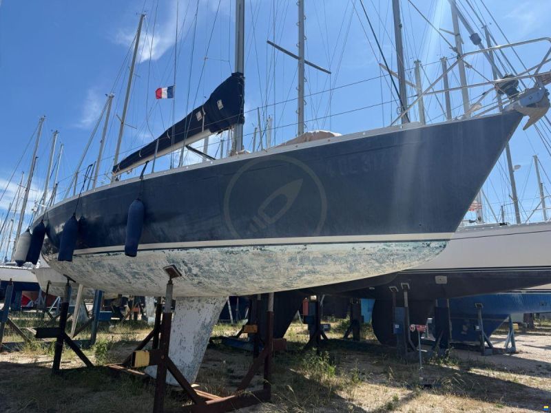 GRAND SOLEIL 37