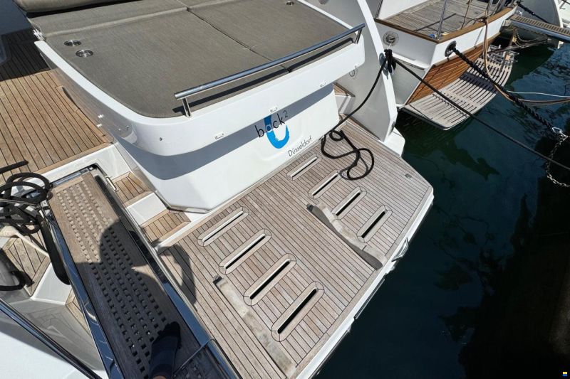 Azimut Atlantis 43