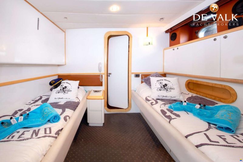 Azimut 90