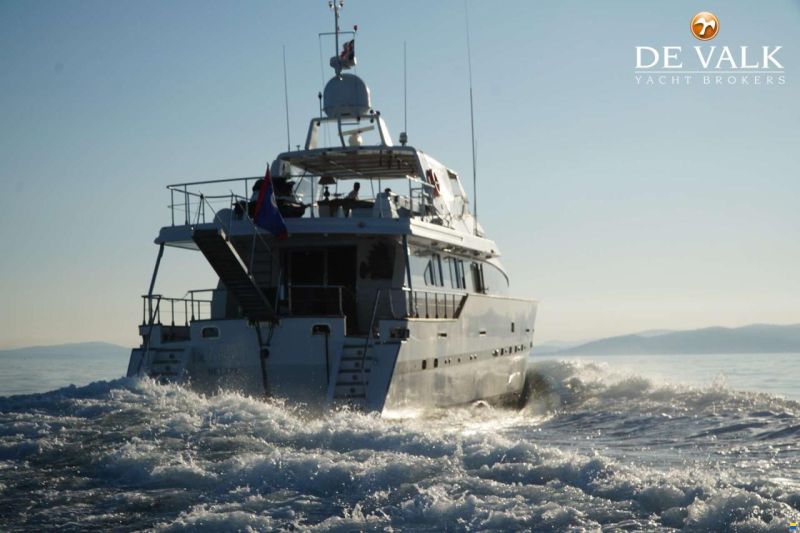 Azimut 90