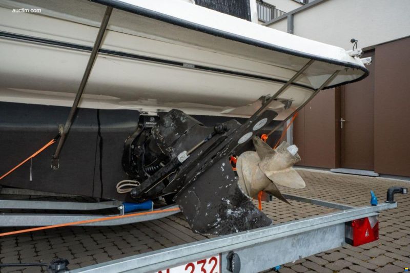 Bayliner 275