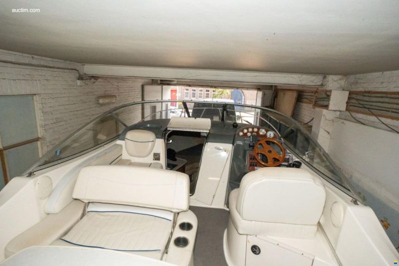 Bayliner 275
