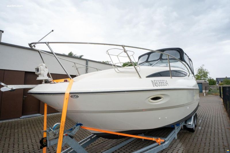 Bayliner 275