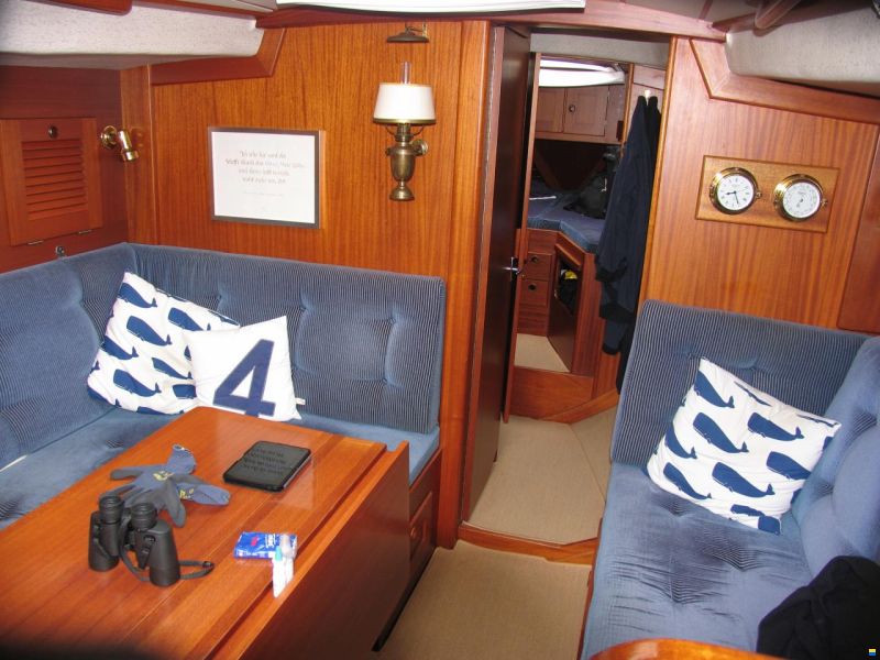 Hallberg-Rassy 352