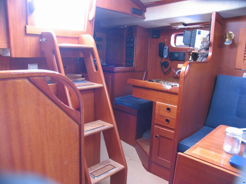 Hallberg-Rassy 352
